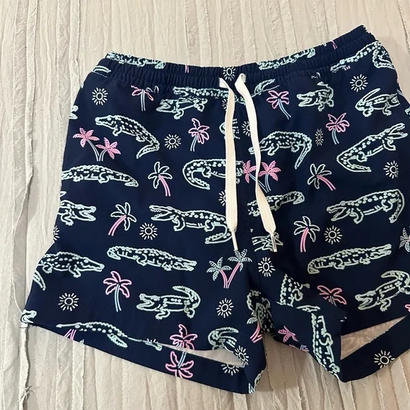 Chubbies Neon Glade Swim Shorts | Size YM - Picture 2 of 6